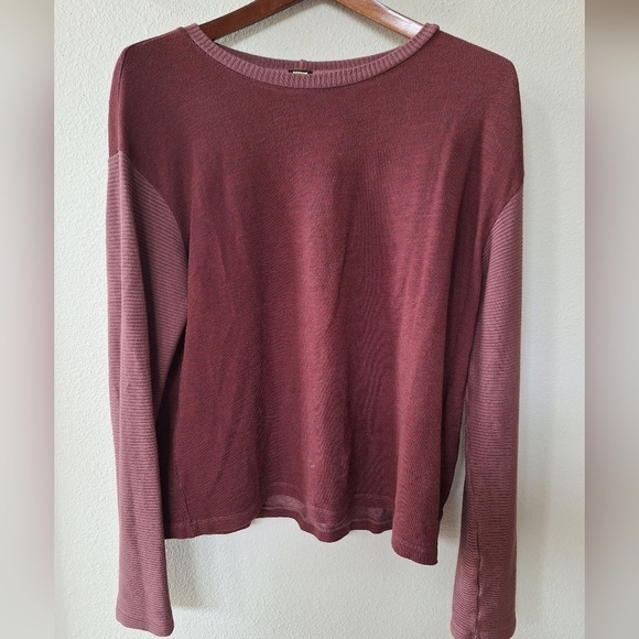 Monrow Sweaters - Monrow Womens Lightweight Crew neck Long Ribbed sleeve Top Burgundy Size S